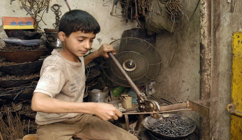                        الطفولة في لبنان على المحك .