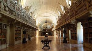 مكتبة (مافرا البرتغالية )…. صرح ثقافي تاريخي تحرسه الخفافيش