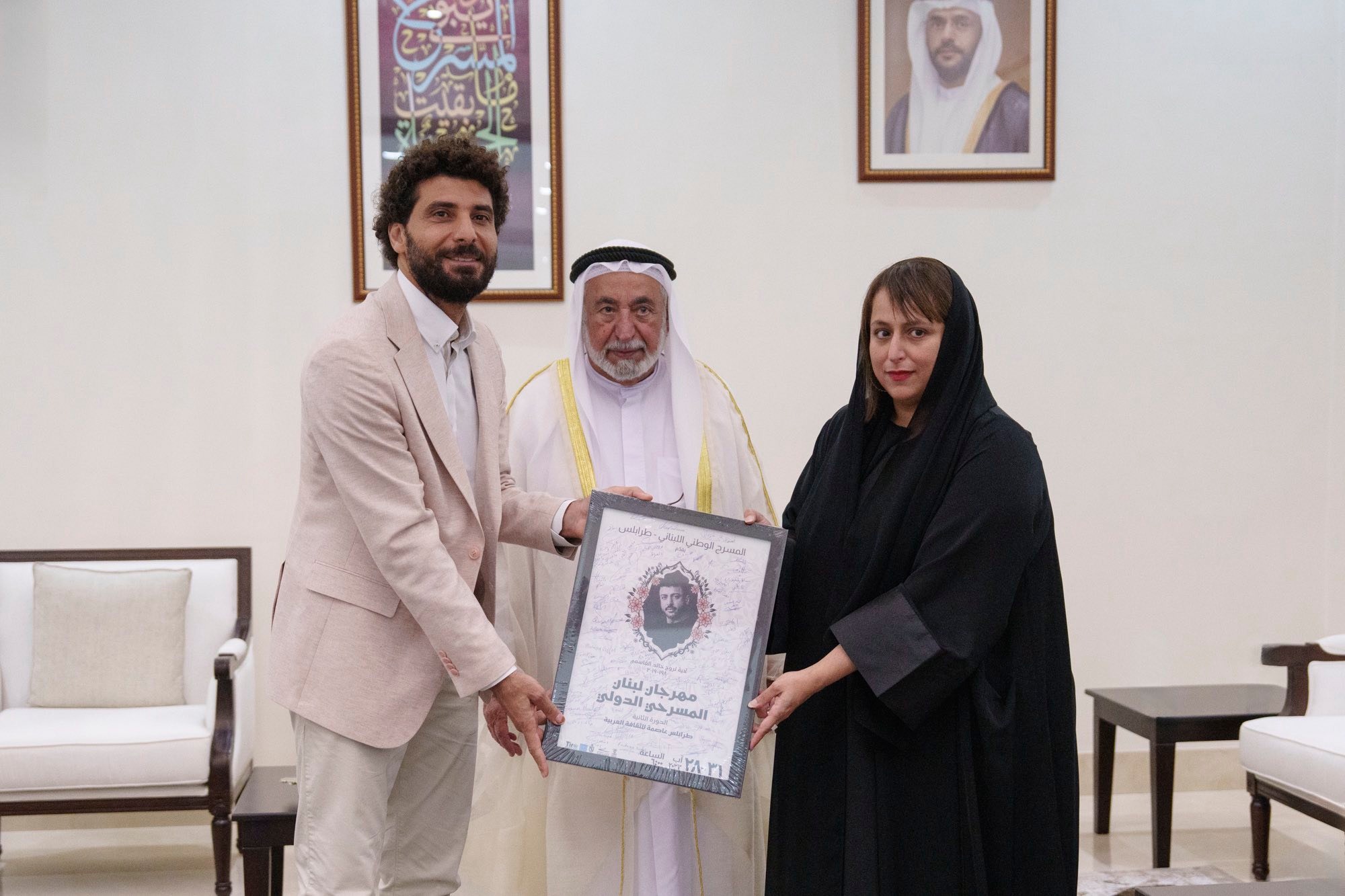 سلطان القاسمي مشيداً بدور قاسم إسطنبولي